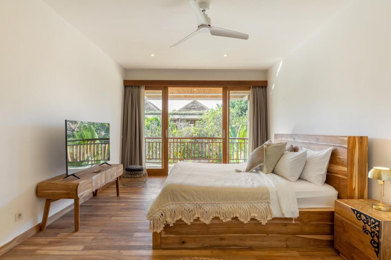Villa Lumut 3 Bedrooms Central Seminyak Exterior photo